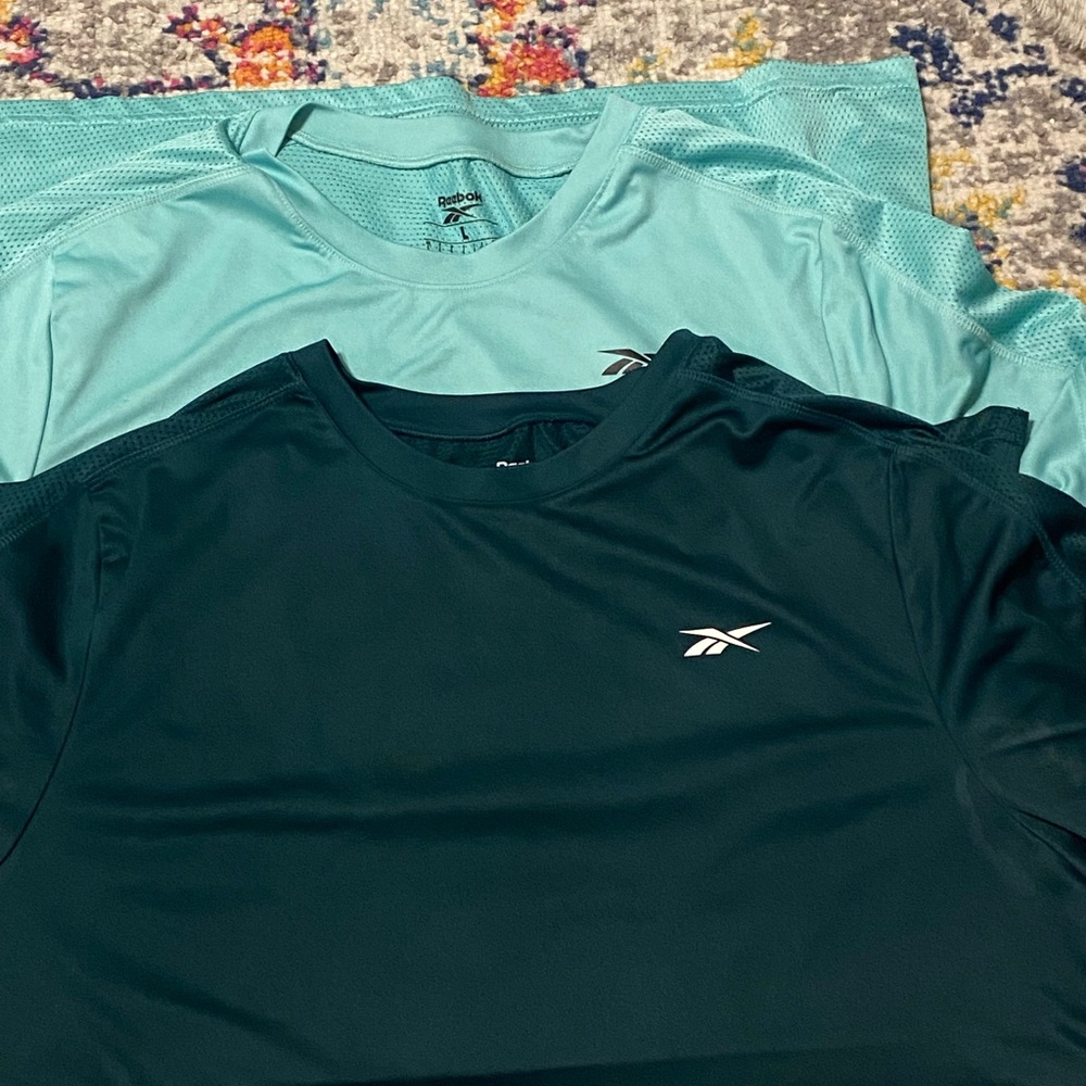Reebok - Picture 2 of 4